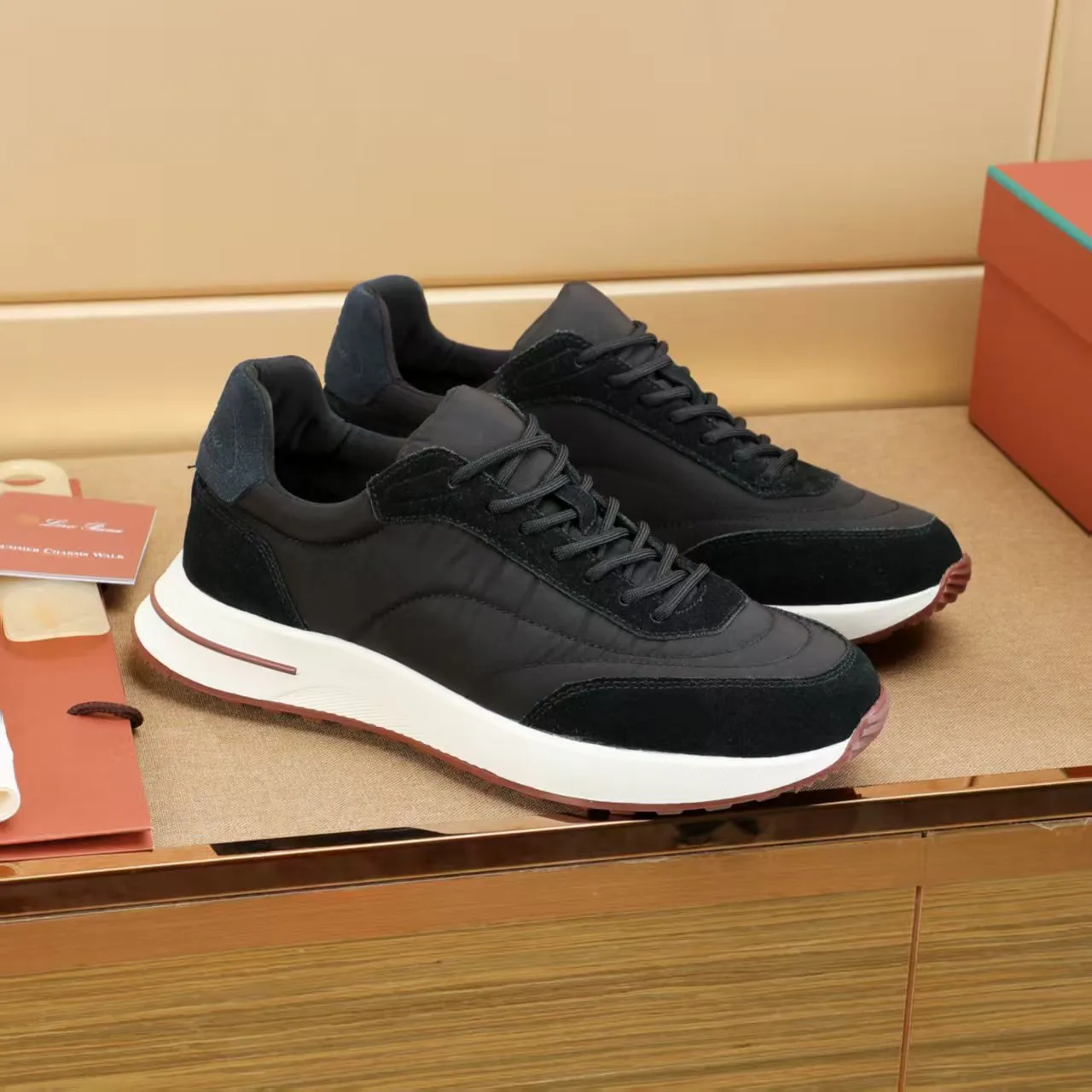 Factory price: 460💰Loro Piana niche classic jogging shoes, men's lace-up casual shoes and sneakers, high-quality lightweight and comfortable fabrics, suitable for outdoor leisure, the color scheme is young and energetic, and it looks great with sportswear or casual suits! Size: 38-44 (45. Customized)